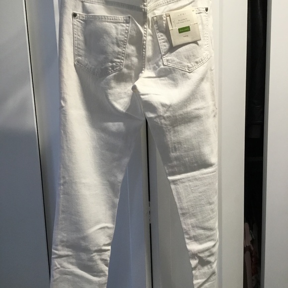 Anthropologie White Jeans - Picture 1 of 4